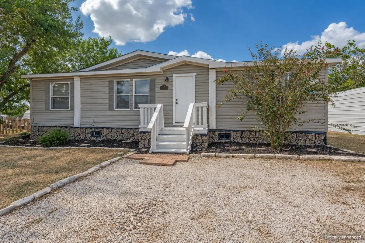 141 Davie Ln, Marion, TX 78124 - #1