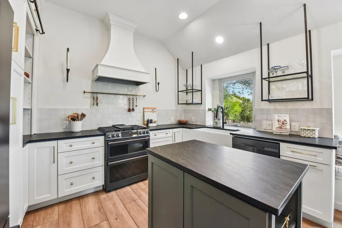 6848 La Concha Pass, Austin, TX 78749 - #1