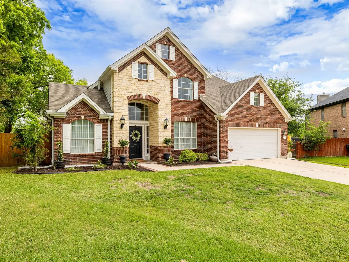 300 N Carriage Hills Dr, Georgetown, TX 78626 - #1