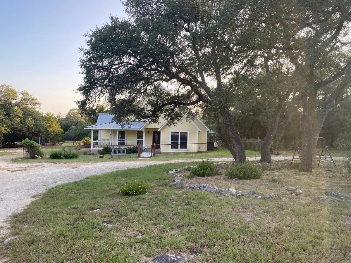 306 Plainview Rd, Wimberley, TX 78676 - #1