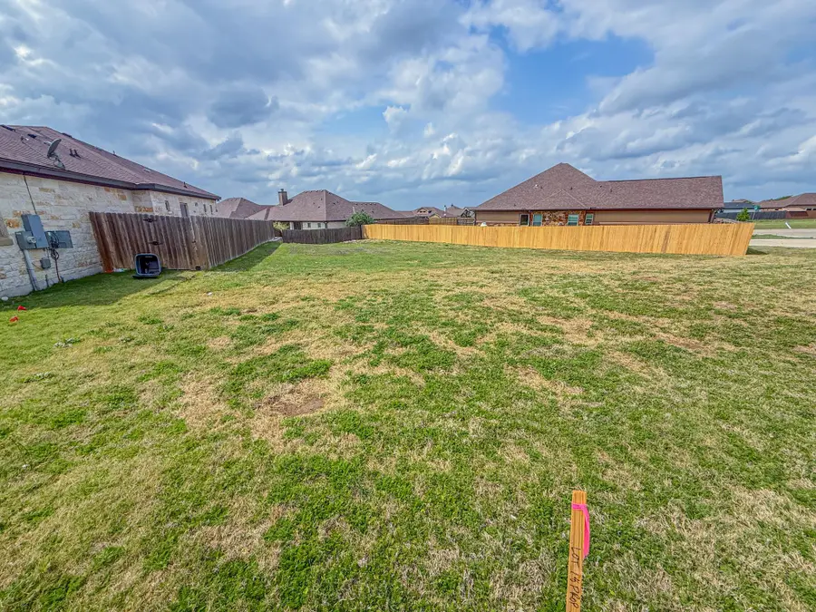 169 Greg Ln, Jarrell, TX 76537 - #3