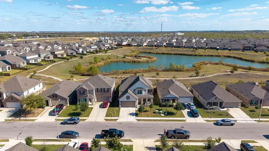 808 S San Marcos St, Manor, TX 78653 - Image #2