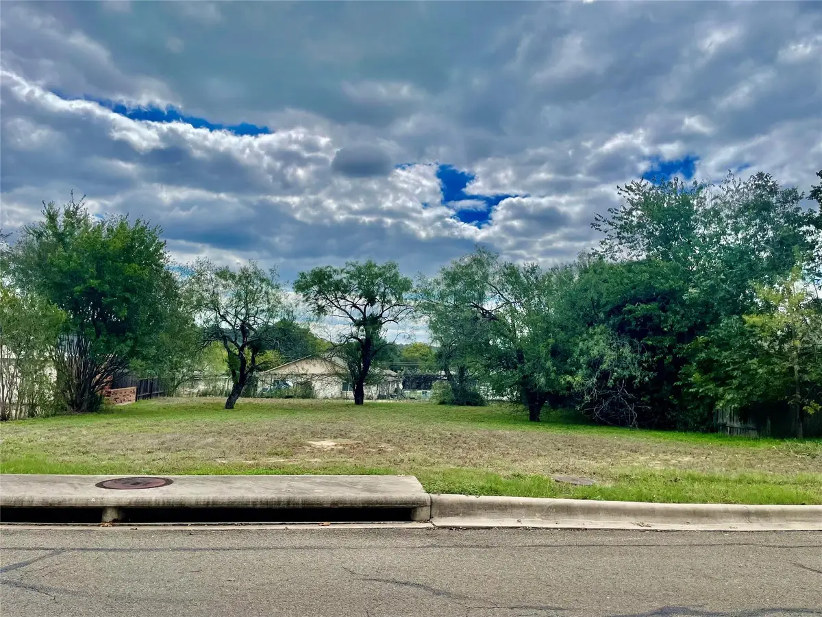 Lot 133 Broadmoor St, Meadowlakes, TX 78654 - #1