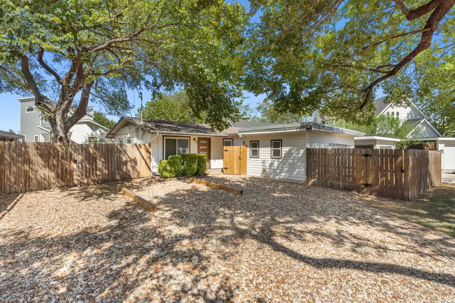 904 Plateau Circle, Austin, TX 78745 - #3
