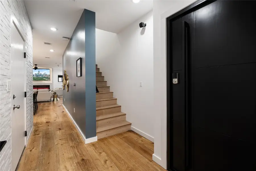 2214 Garden St #2, Austin, TX 78702 - #3