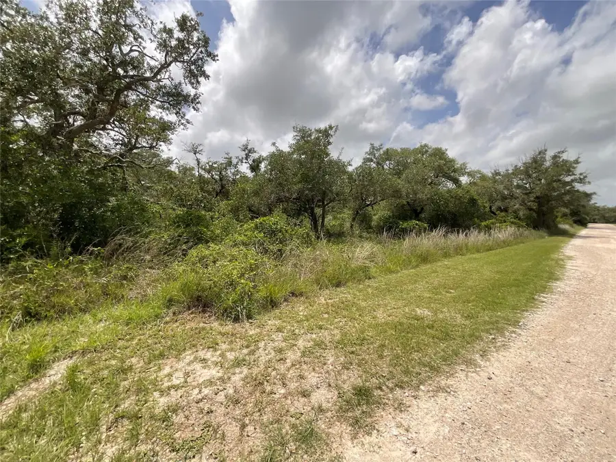 342 Whispering Woods Dr, Rockport, TX 78382 - Image #3