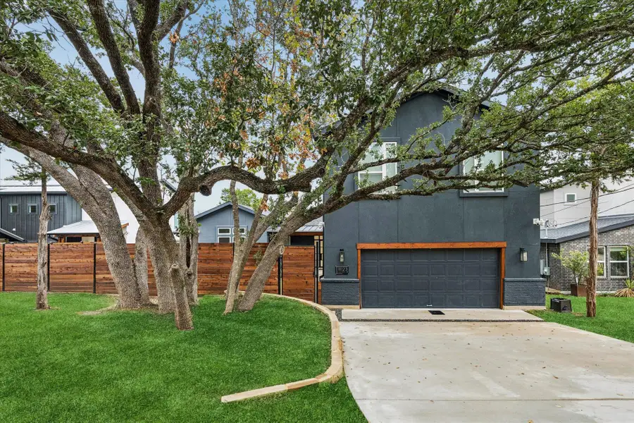 11123 Lakeside Dr, Jonestown, TX 78645 - Image #2