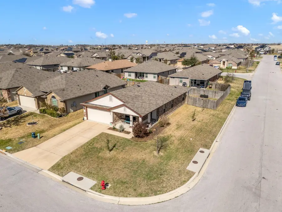 137 Hematite Ln, Jarrell, TX 76537 - #3