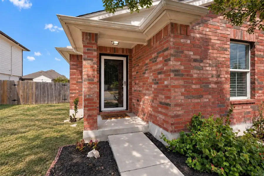 324 Almquist St, Hutto, TX 78634 - #2
