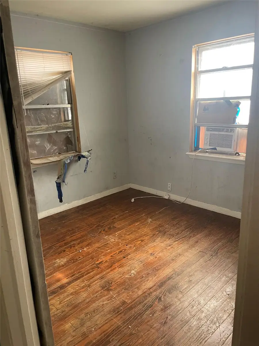 706 Sheffield Ave, Llano, TX 78643 - #2