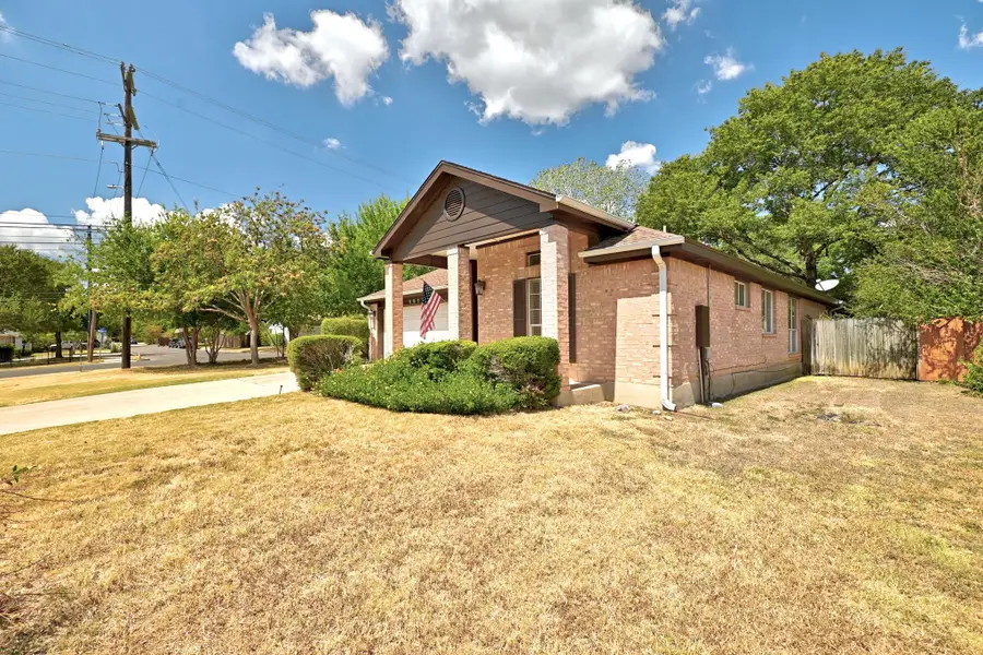 1701 E 19th St, Georgetown, TX 78626 - #2