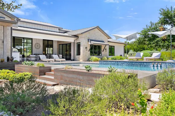 15236 Grumbles Ln, Austin, TX 78738