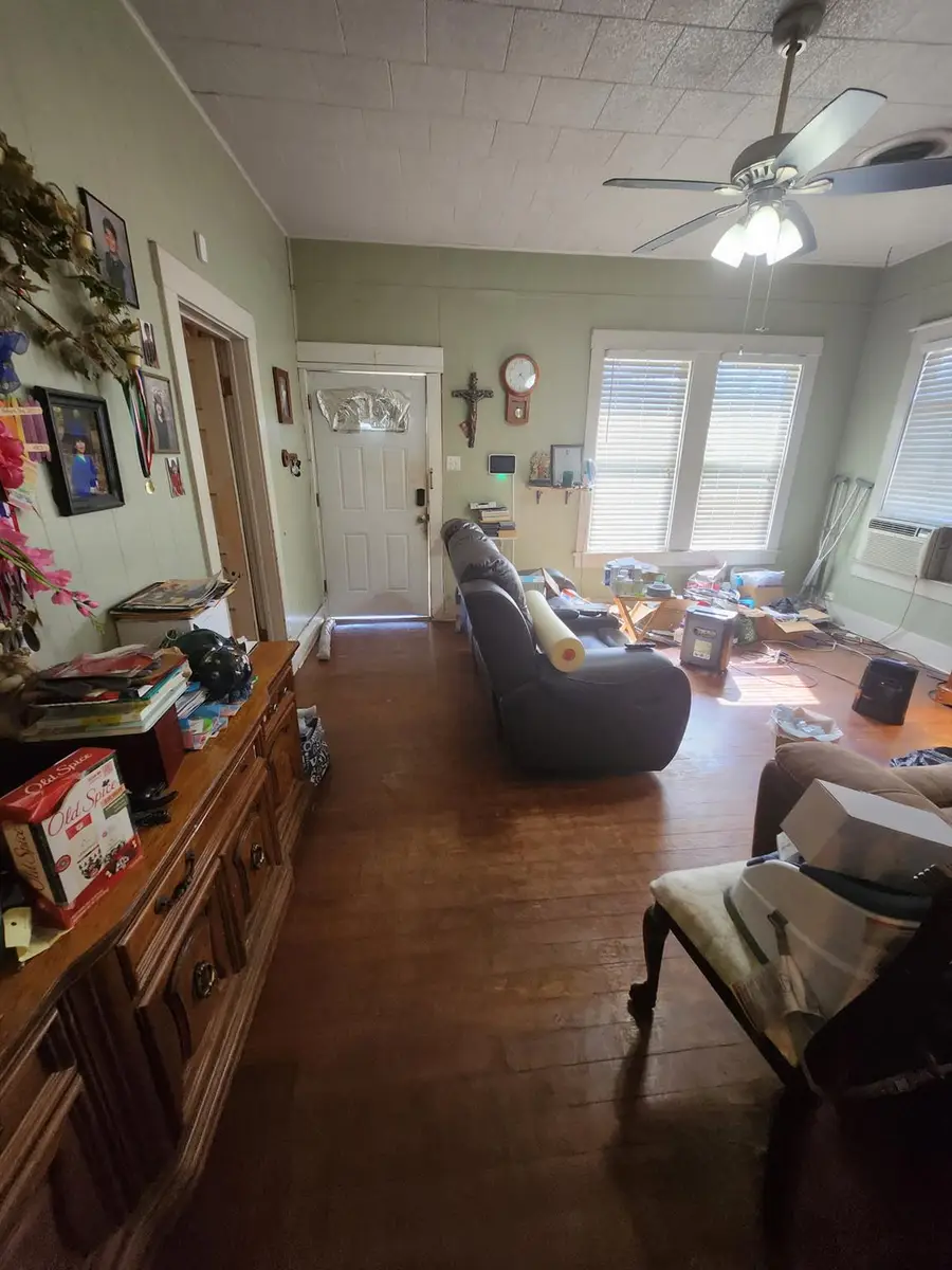 502 W 4th St, Taylor, TX 76574 - #3