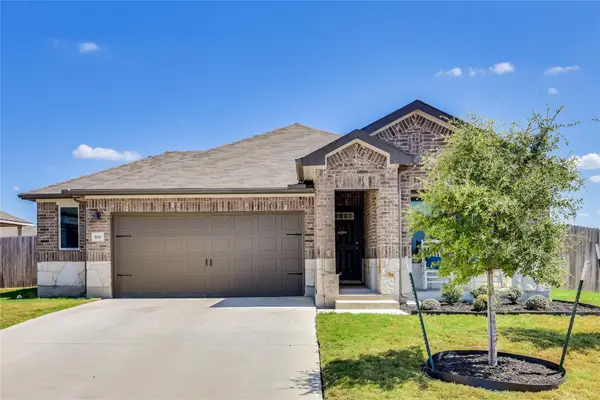 100 Contrada Grace Ln, Hutto, TX 78634
