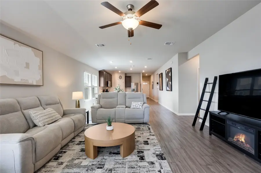 100 Contrada Grace Ln, Hutto, TX 78634 - #3