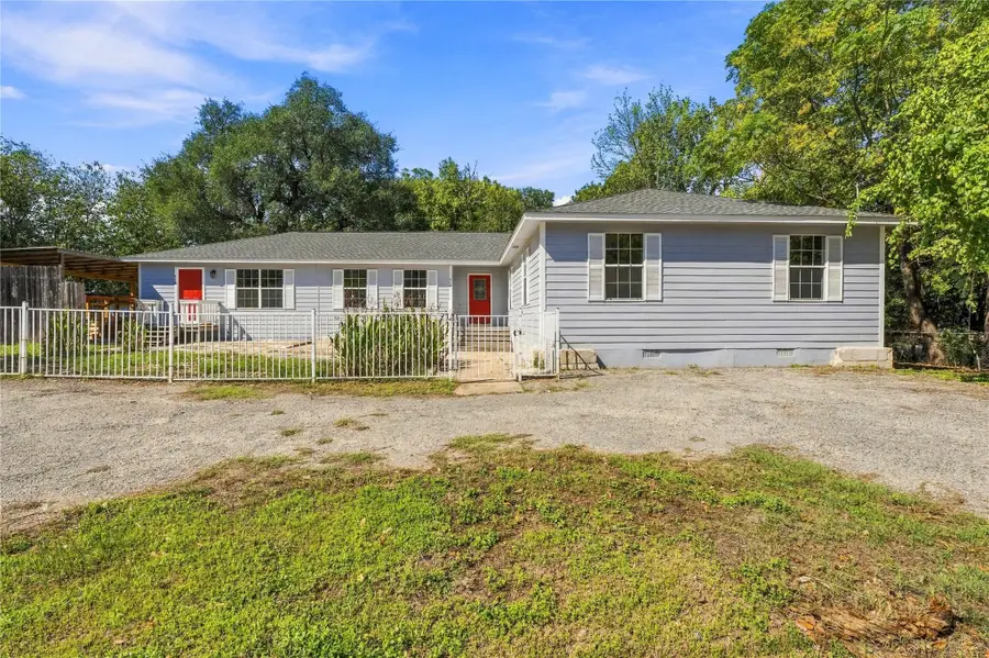 417 N Blanco St, Lockhart, TX 78644 - #3