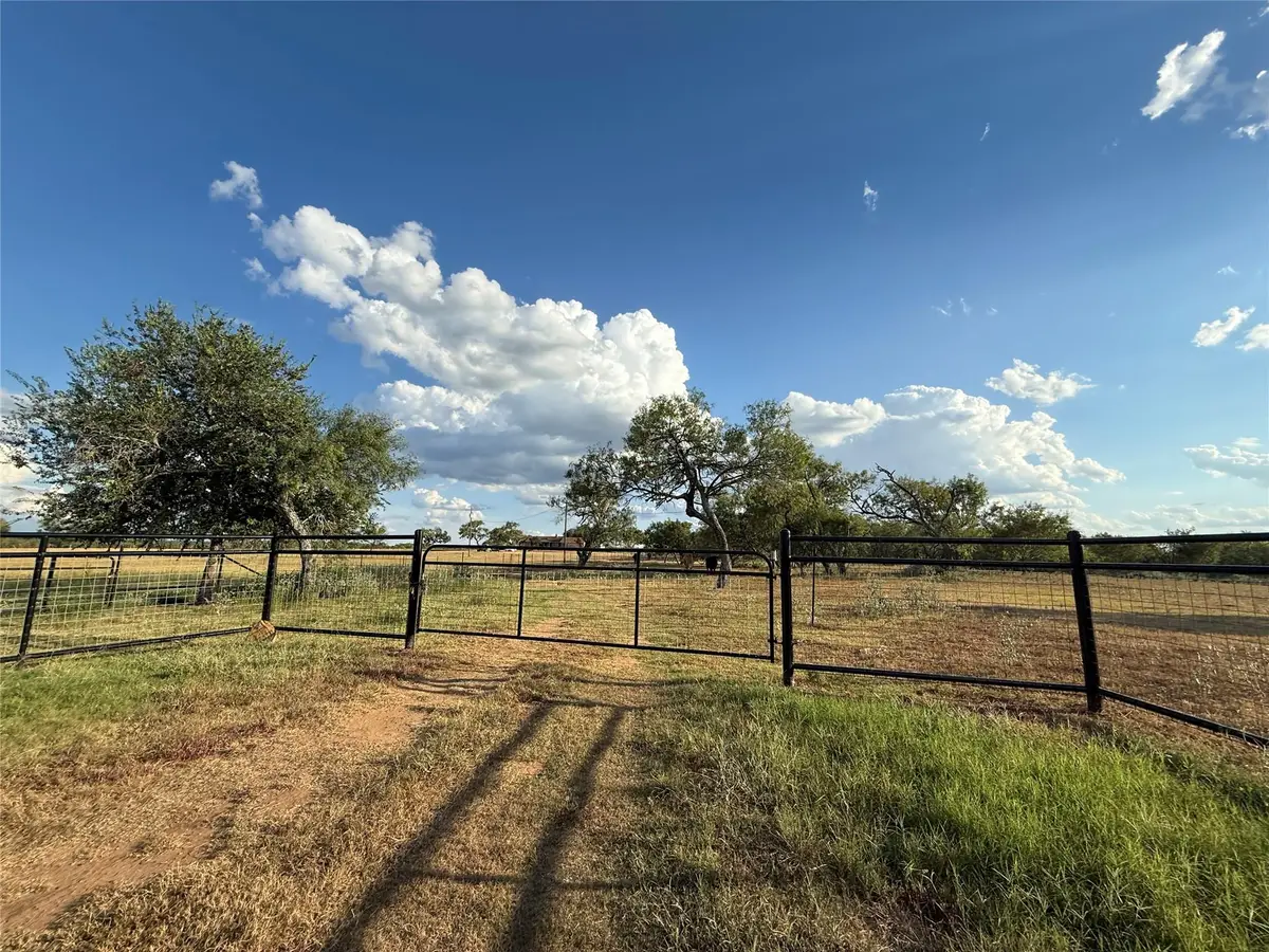 421 Zion Hill Rd, Seguin, TX 78155 - Image #1