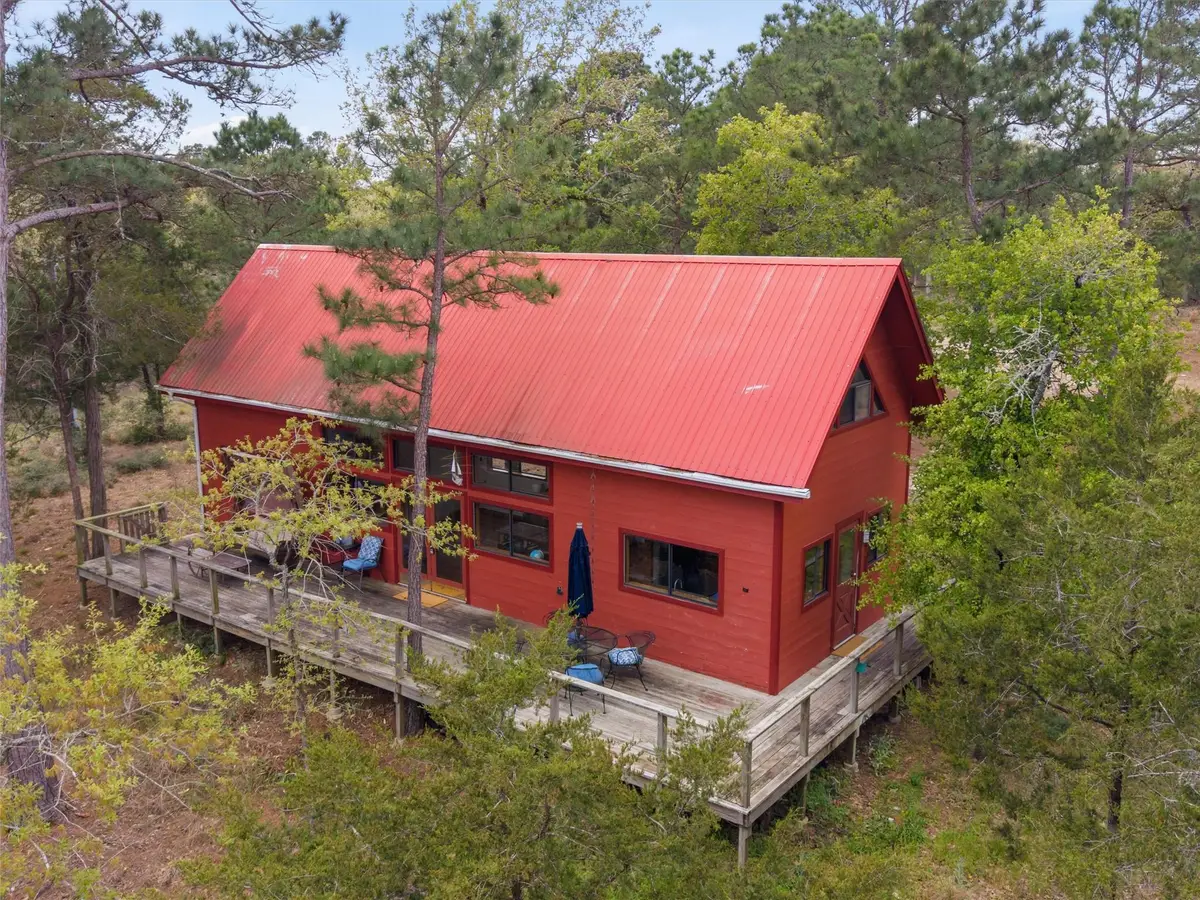 215 Lakeview Dr, Smithville, TX 78957 - #1