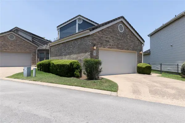 5 Champions Ln, Lakeway, TX 78734