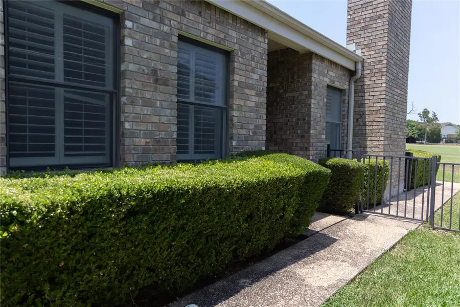 5 Champions Ln, Lakeway, TX 78734 - #2