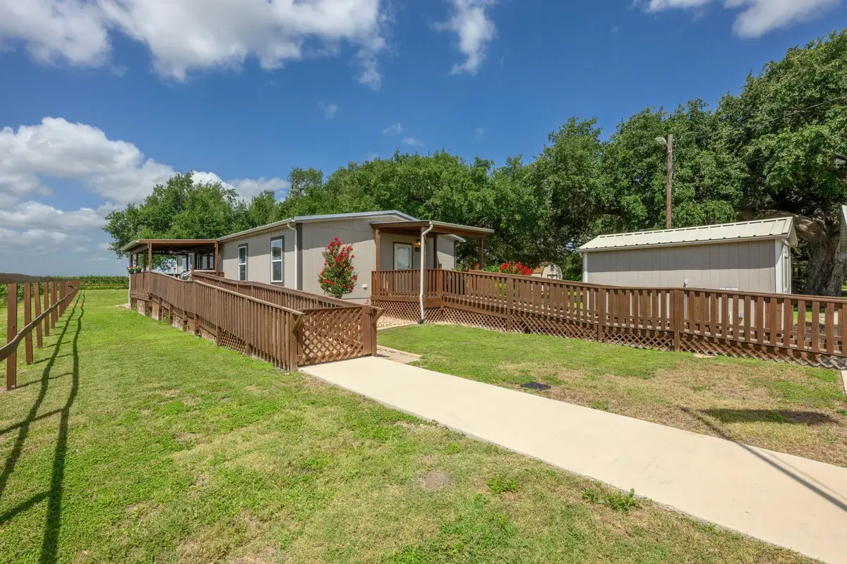 7092 Fm 621, Martindale, TX 78655 - #1
