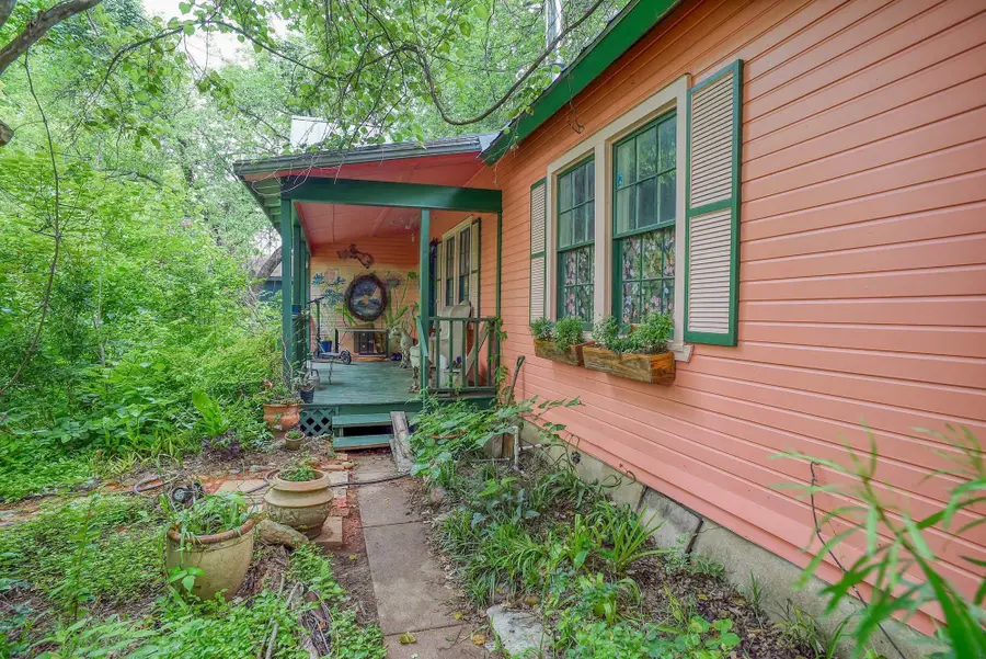 1905 Main St, Bastrop, TX 78602 - #2