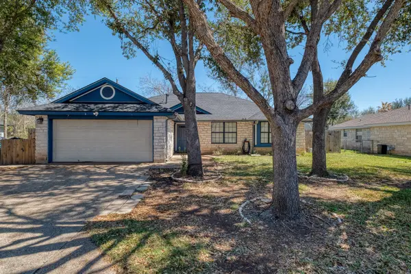 2010 Lark Ln, Taylor, TX 76574