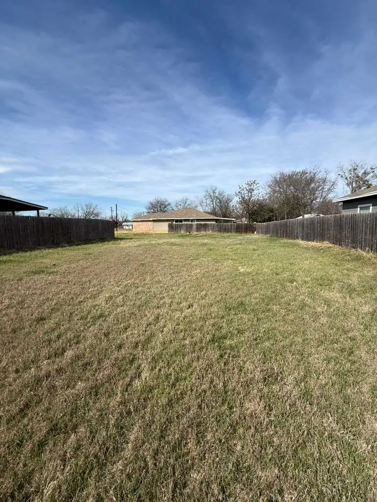 612 Briggs St, Lampasas, TX 76550 - #3