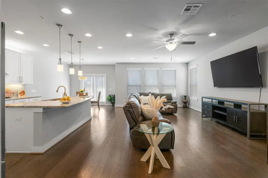 207 Bridgeford Dr #16, Austin, TX 78745 - #2