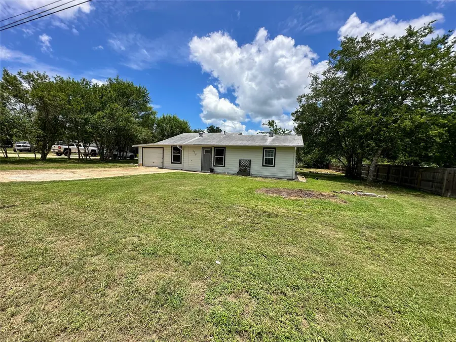 138 San Jacinto St, Bastrop, TX 78602 - #2