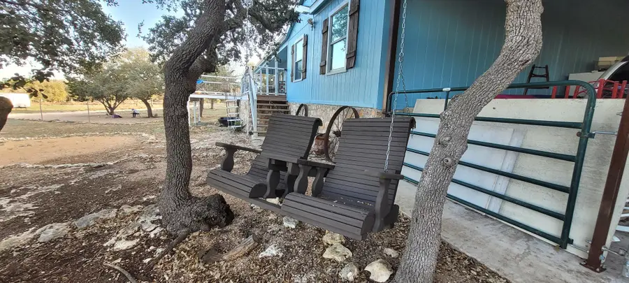 1085 Forest View Dr, Blanco, TX 78606 - Image #2