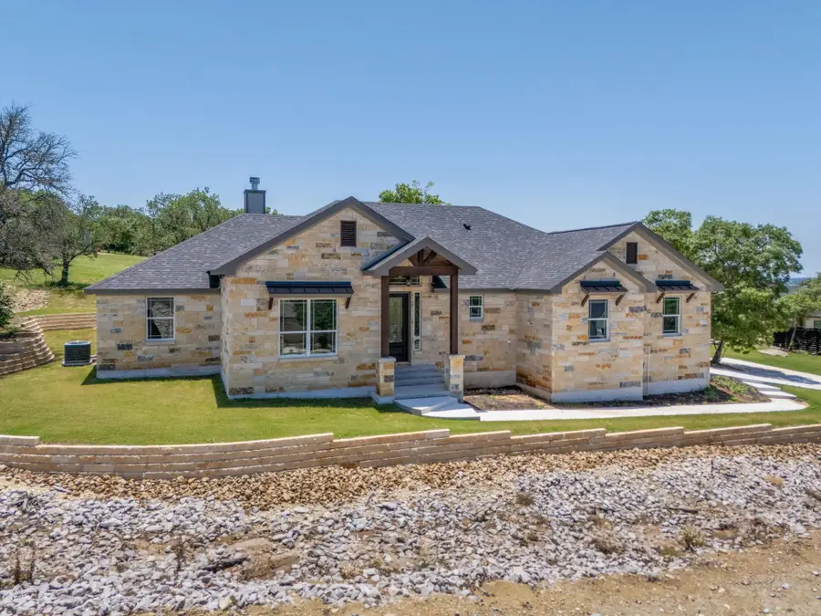 101 Dawna Len Dr, Burnet, TX 78611 - Image #2