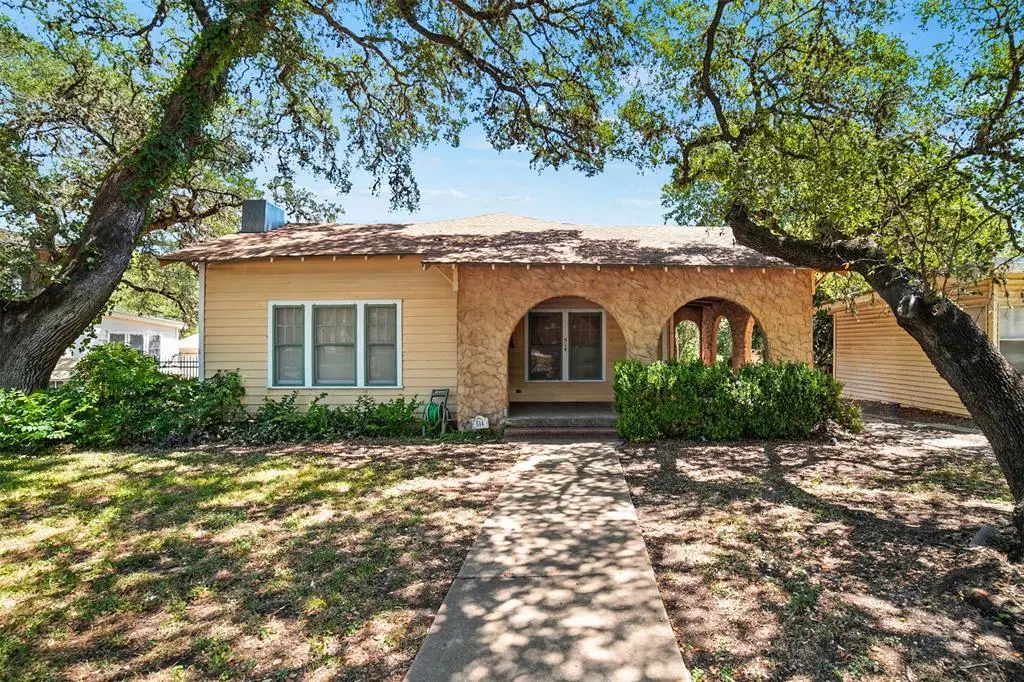 514 S Main St, Lockhart, TX 78644 - Image #1