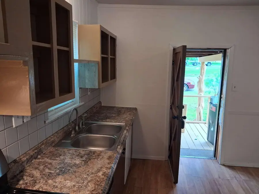 308 N Ridge St, Lampasas, TX 76550 - #3