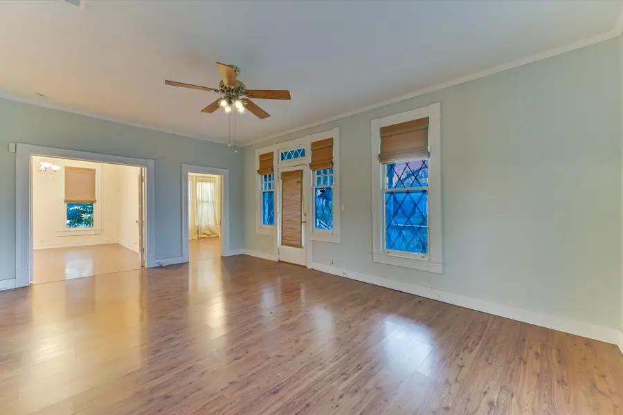 306 Garwood St, Smithville, TX 78957 - #3