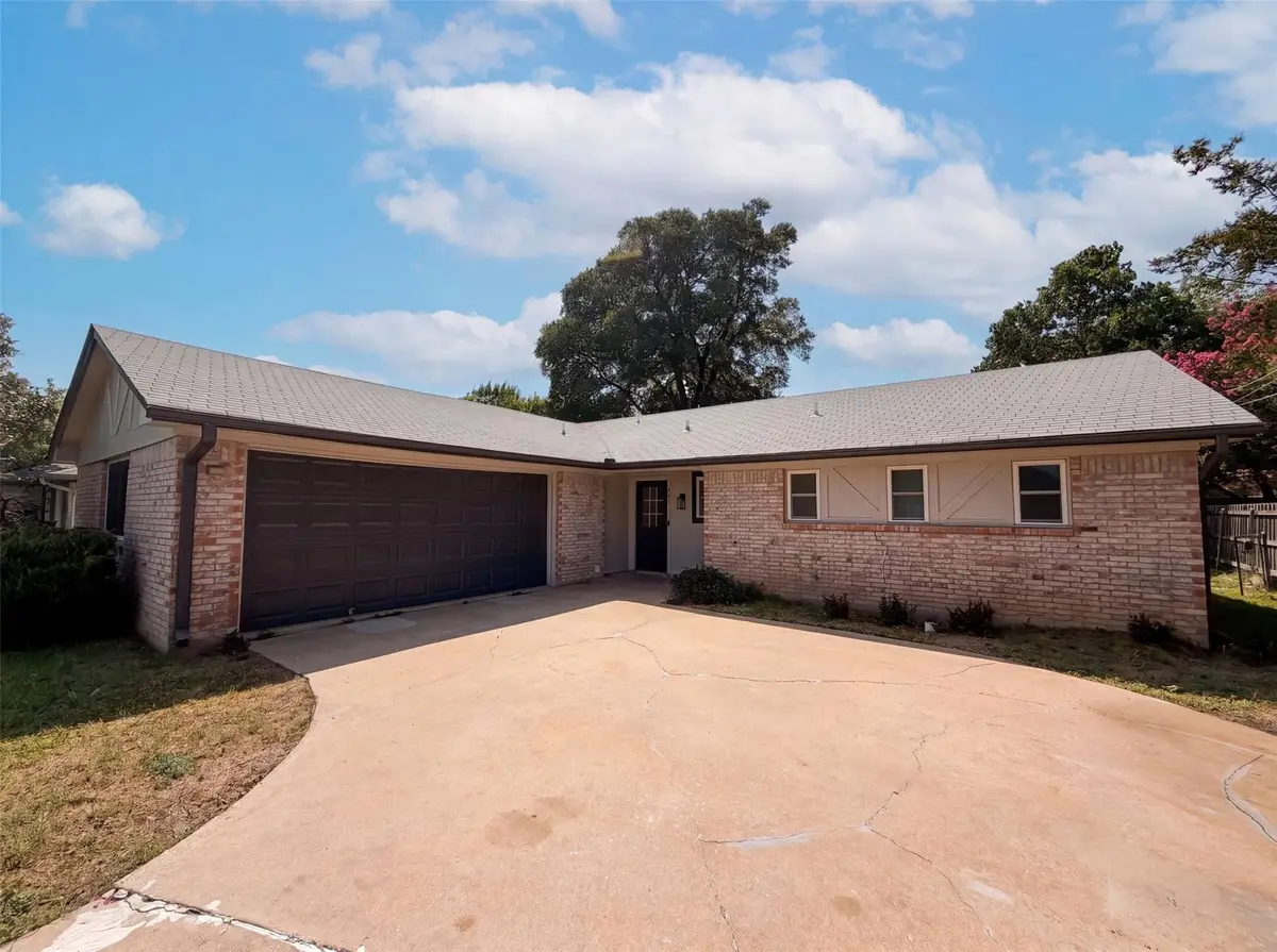 501 E Central Dr, Georgetown, TX 78628 - #1