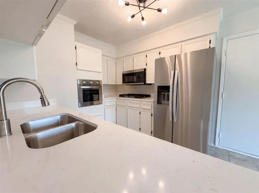 501 E Central Dr, Georgetown, TX 78628 - #2