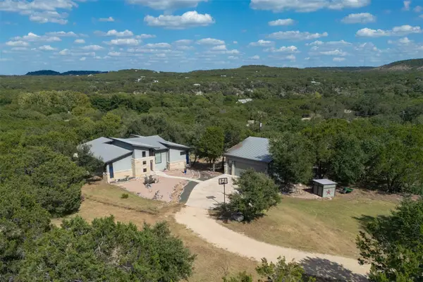 102 Leach Ln, Wimberley, TX 78676