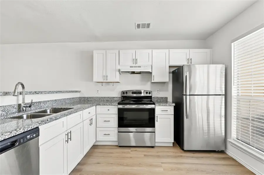 1834 River Crossing Cir #D, Austin, TX 78741 - #3