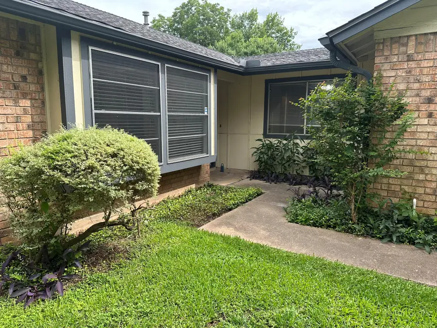 9217 Singing Quail Dr #8E, Austin, TX 78758 - #3
