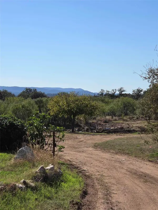 925 Old Spanish Trl, Buchanan Dam, TX 78609