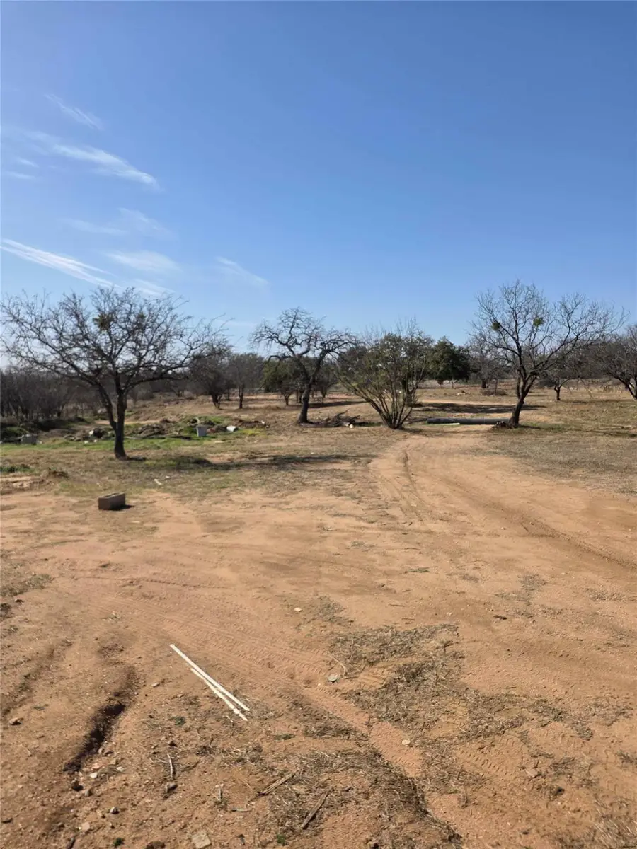 925 Old Spanish Trl, Buchanan Dam, TX 78609 - Image #2