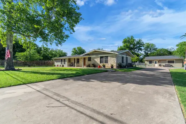 1009 Crepe Myrtle Dr, San Marcos, TX 78666