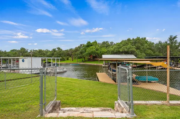 2350 Wisteria Dr, Kingsland, TX 78639