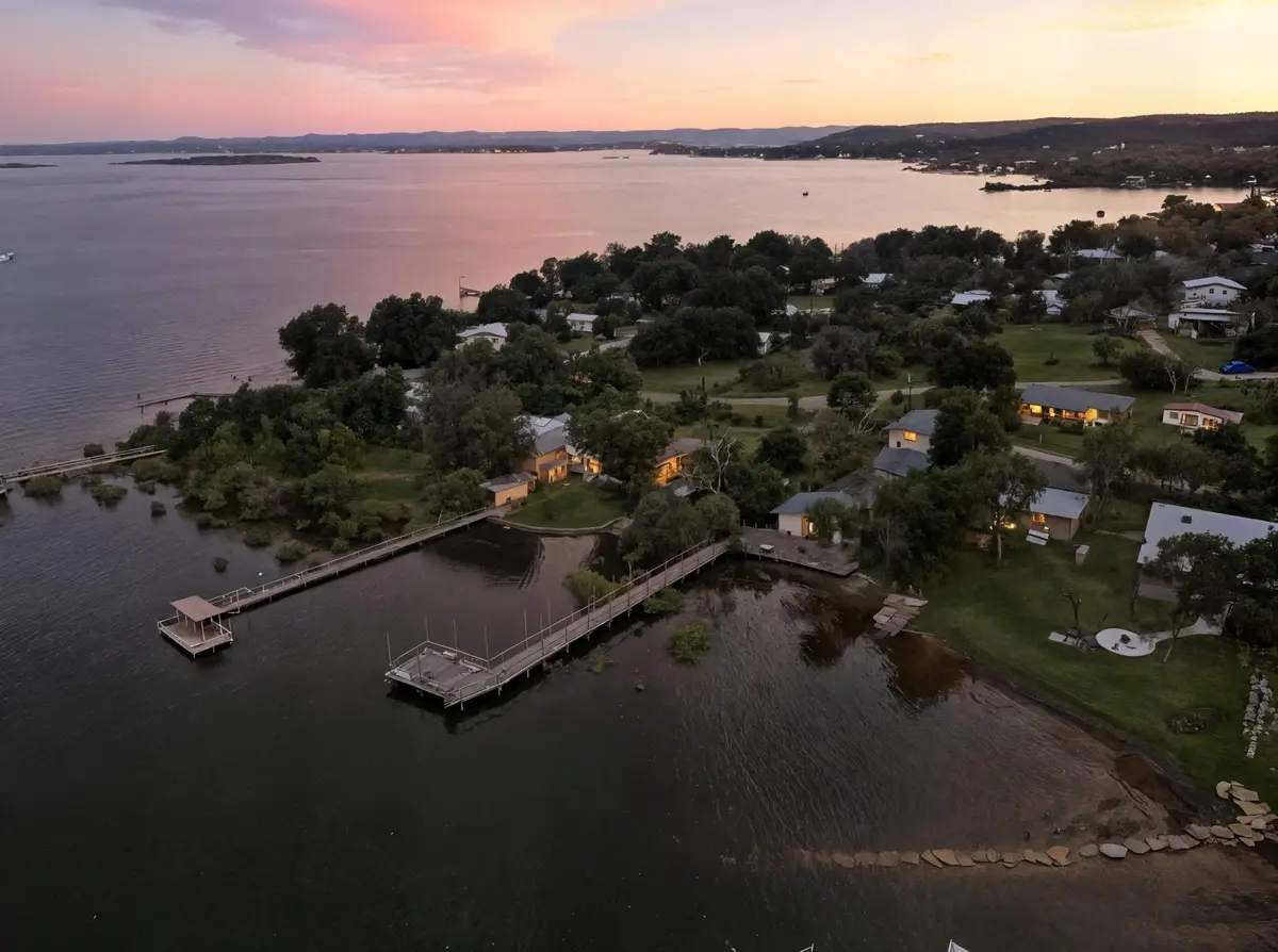 201 Lakewood Dr, Burnet, TX 78611 - #1