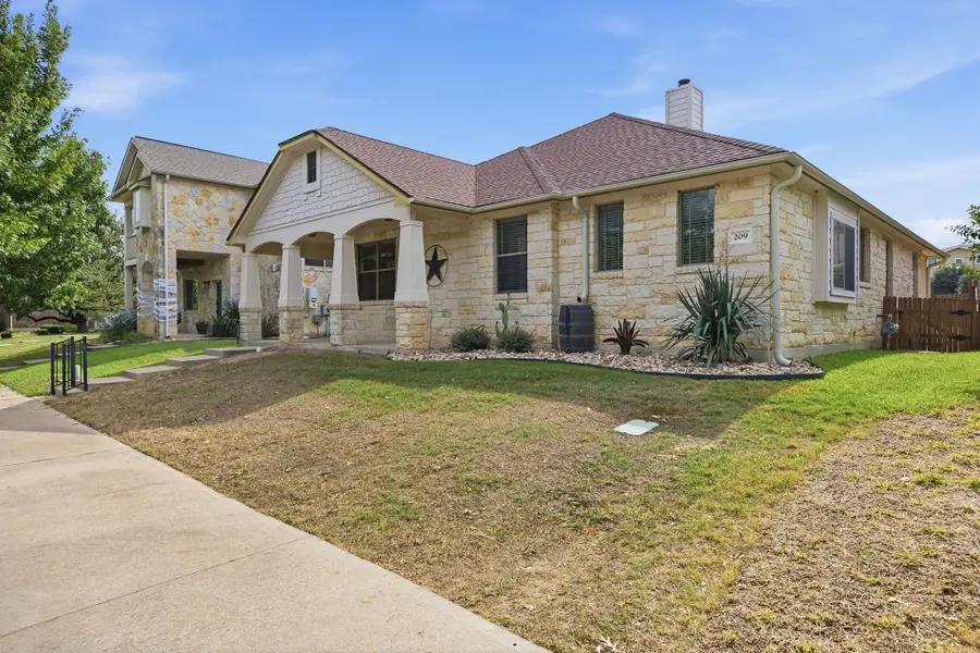 209 Sycamore St, Georgetown, TX 78633 - #3