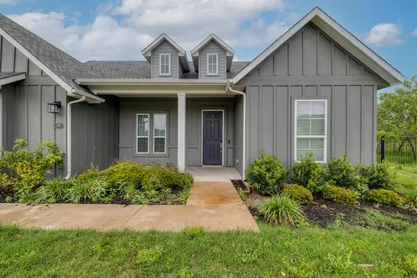 359 Raptor Beak Way, Cedar Creek, TX 78612