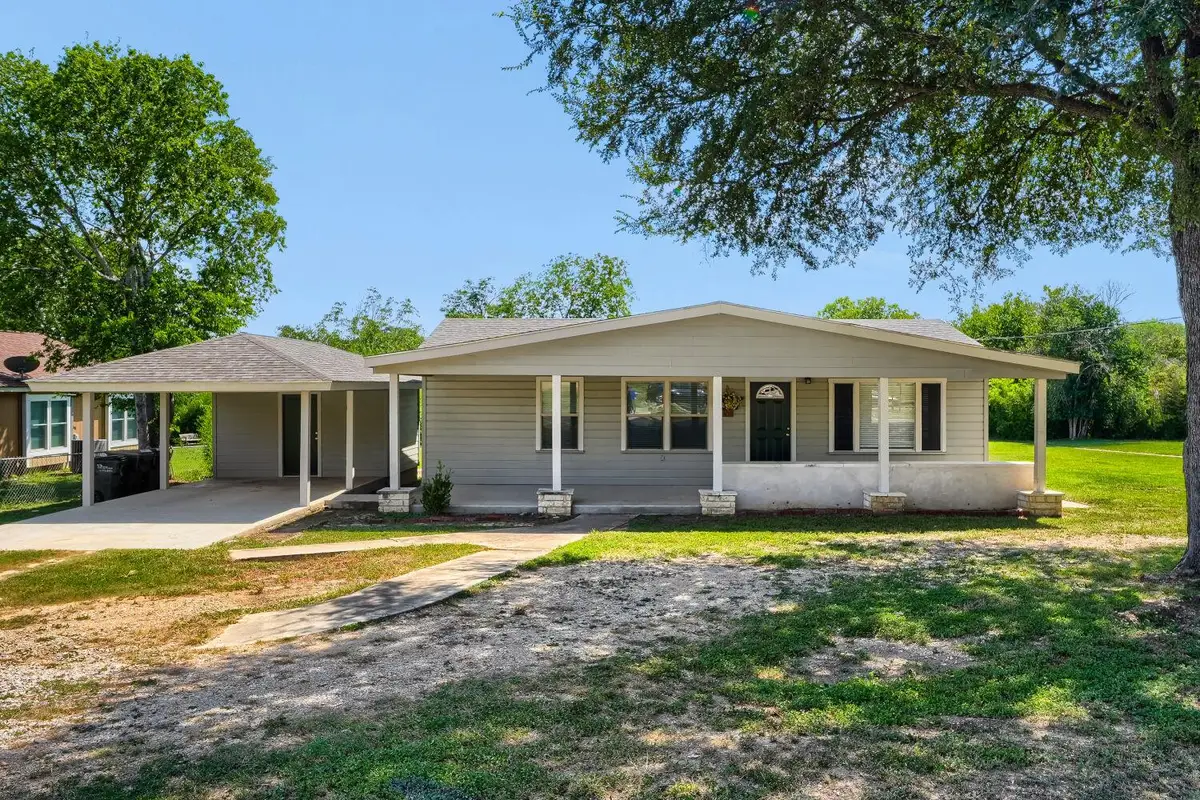 1211 N Bishop St, San Marcos, TX 78666 - #1