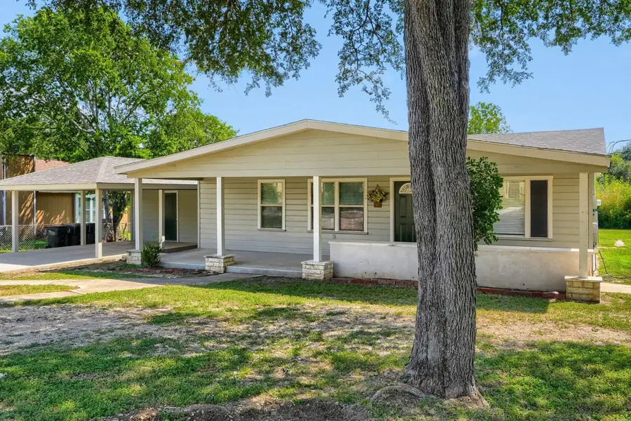 1211 N Bishop St, San Marcos, TX 78666 - #2