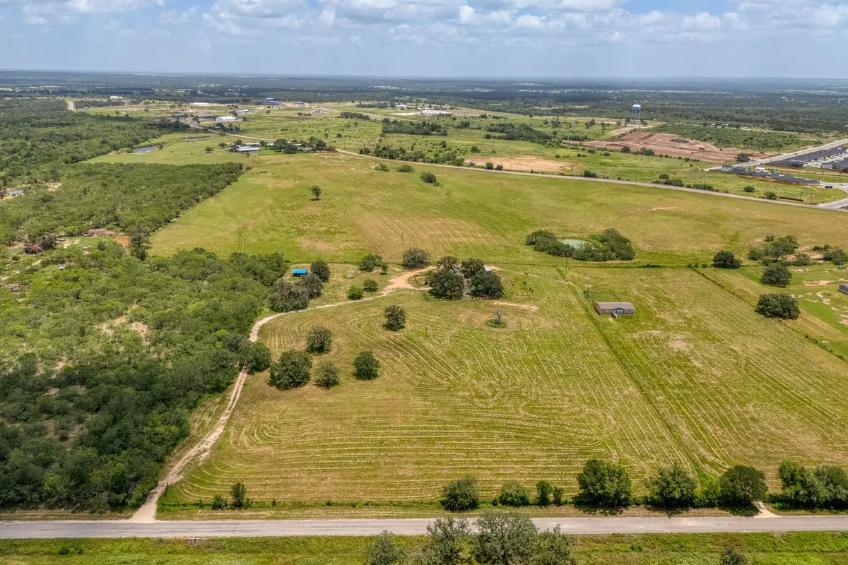3291 Washburn Rd, Luling, TX 78648 - #1